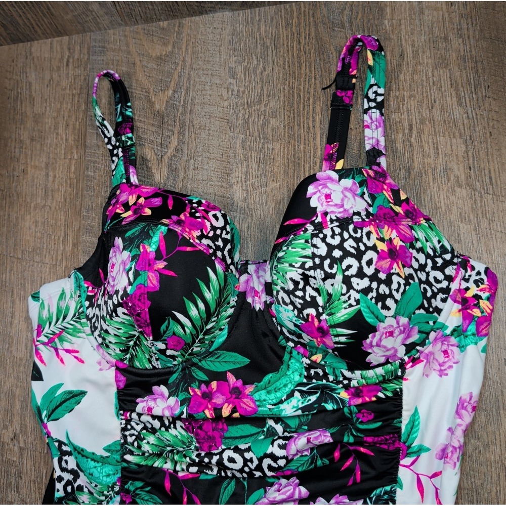 Torrid One Piece Swimsuit Sz 0 C/D Floral Tropical Animal Print Ruched Underwire - Picture 4 of 11